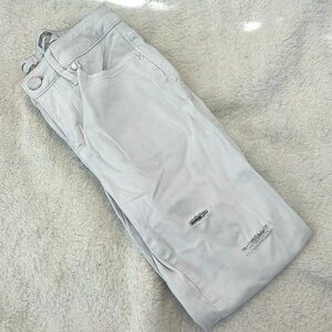 White Skinny Jean w/rips